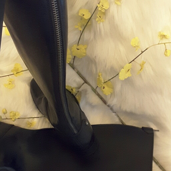 Frye genuine leather Melissa button back zip wide - Picture 5 of 8